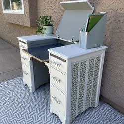 Desk - Perfect for Child Or Crafts Room 