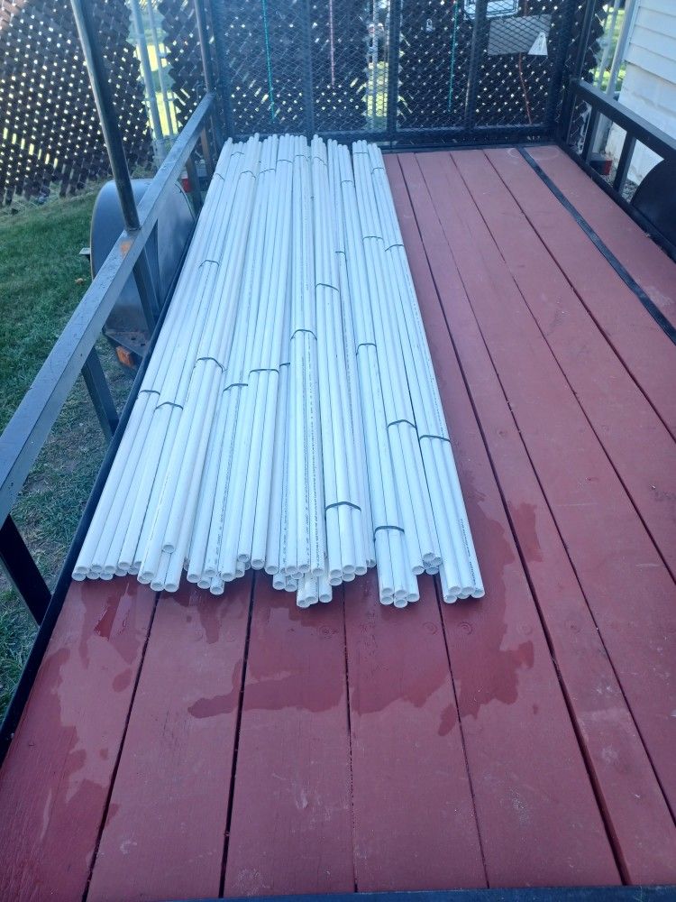 (NEW) 3/4" X 10' Pvc Pipe. $4 ea ( 80 Pieces Available).