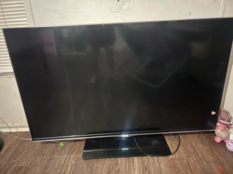 Samsung Flat Screen LED TV with Stand