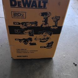 Brand New DeWalt  7 Tool XR Combo Kit