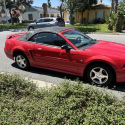 2004 Ford Mustang