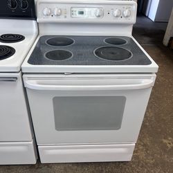 Used White Glass Top Range For Sale Comes With Warranty