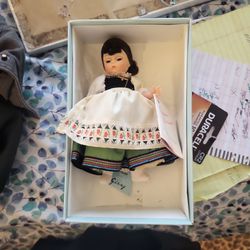 Madame Alexander ITALY 8" International Doll #553 with Tags & Box