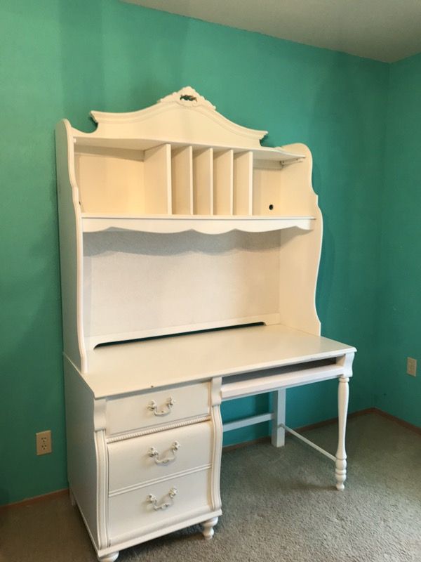 Gorgeous White Desk by Stanley Furniture