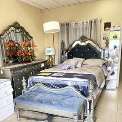 4 Pc Queen Bedroom Set Floor Display Regular Price $3200 ON SALE PRICE 2300