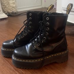 BLACK DOC MARTEN BOOTS USM 4/WOMENS 5 (Gently Used)
