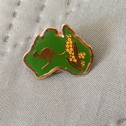 Australia Gold Tone Lapel Pin Kangaroo & Wattle 