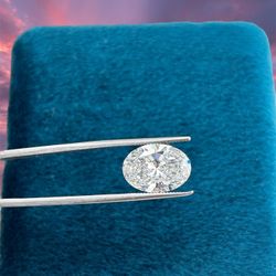 4.25 Carat Weight Oval Shape Diamond 