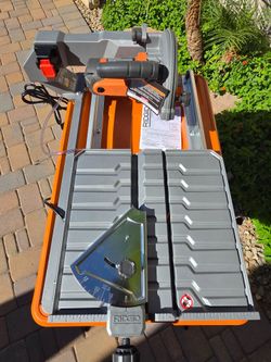 Ridgid 9-Amp 7 in. Blade Corded Wet Tile Saw with Stand