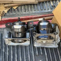 2020 Chevy Yukon Motor Mounts L86