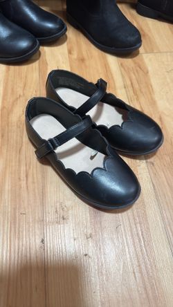 Girl shoes