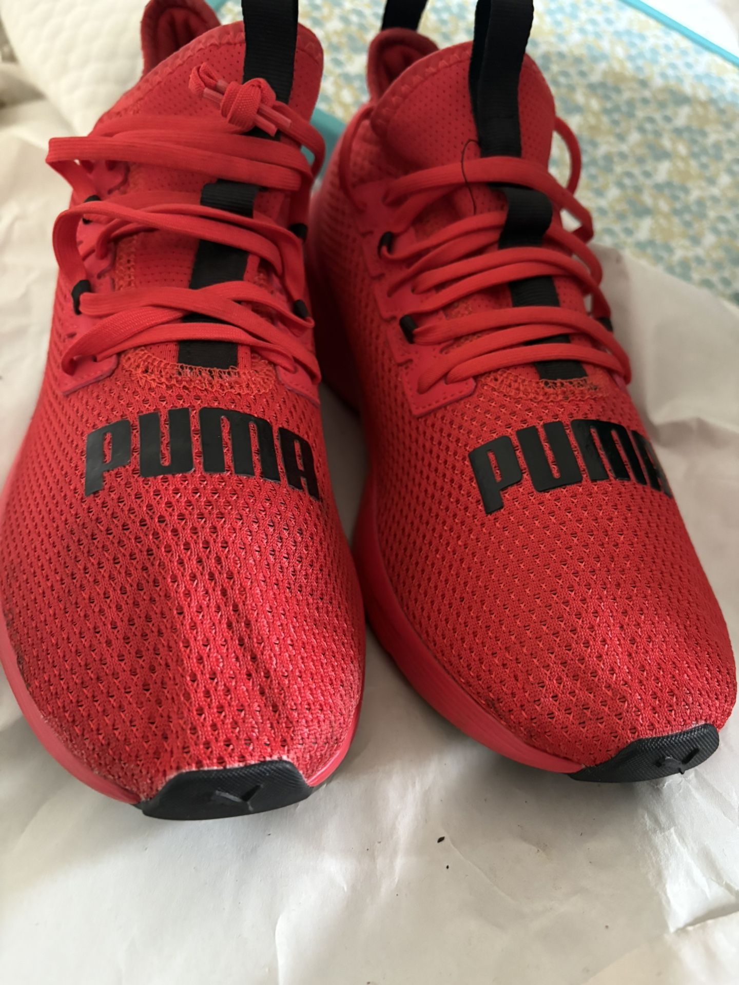 Puma Red Athletic Causal Sneakers Running, Walking Shoes Size 8