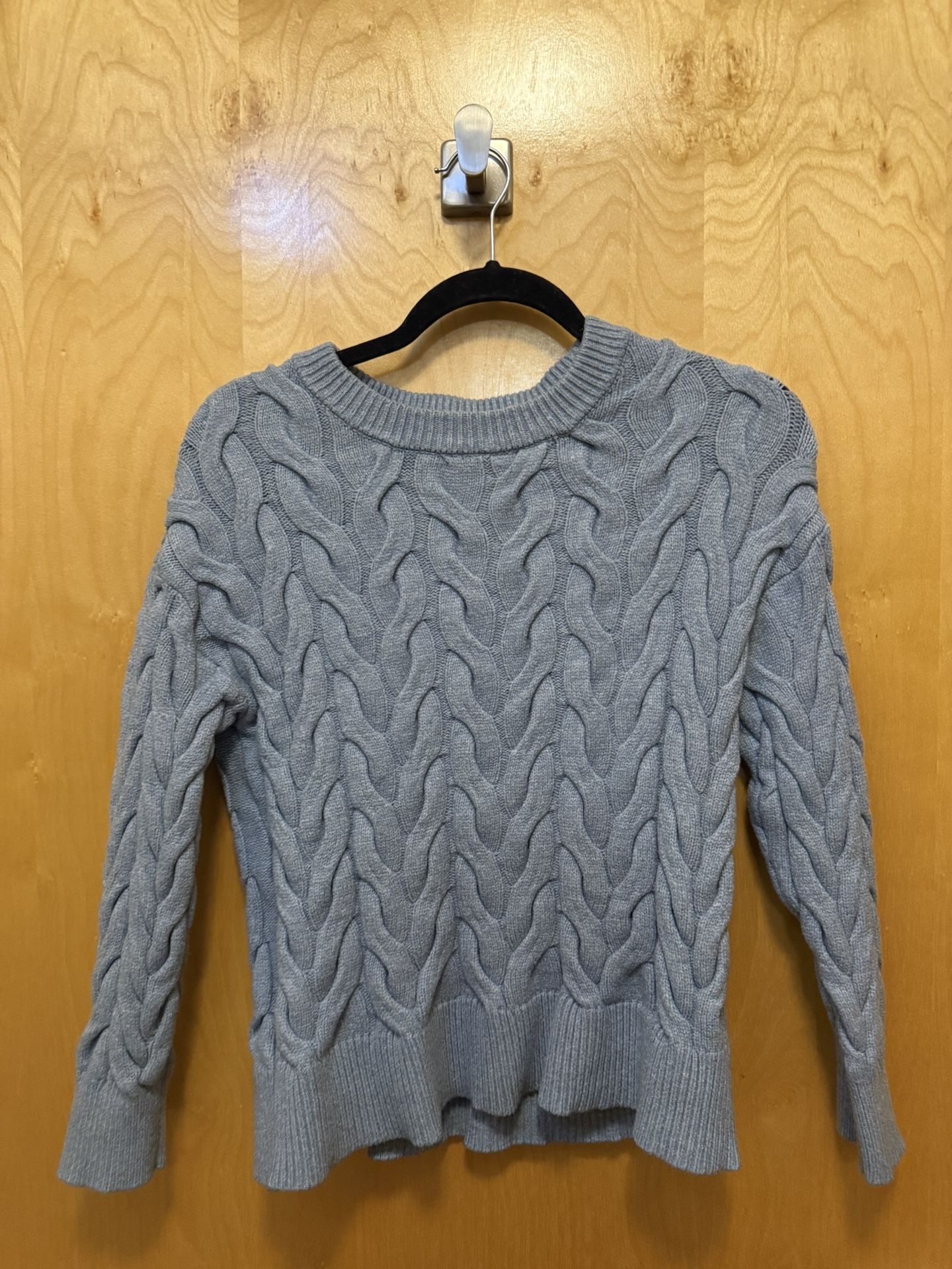 Women’s Crew Neck Cable Sweater