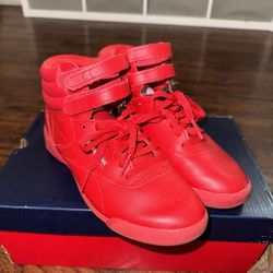 Reebok Freestyle High Top Size 2.5 (preschool)