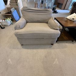 Oversized chair with ottoman