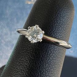 Tiffany Co VVS1 0.26ct Platinum Round Diamond Engagement Ring