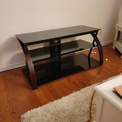 TV STAND CAN HOLD 65" 