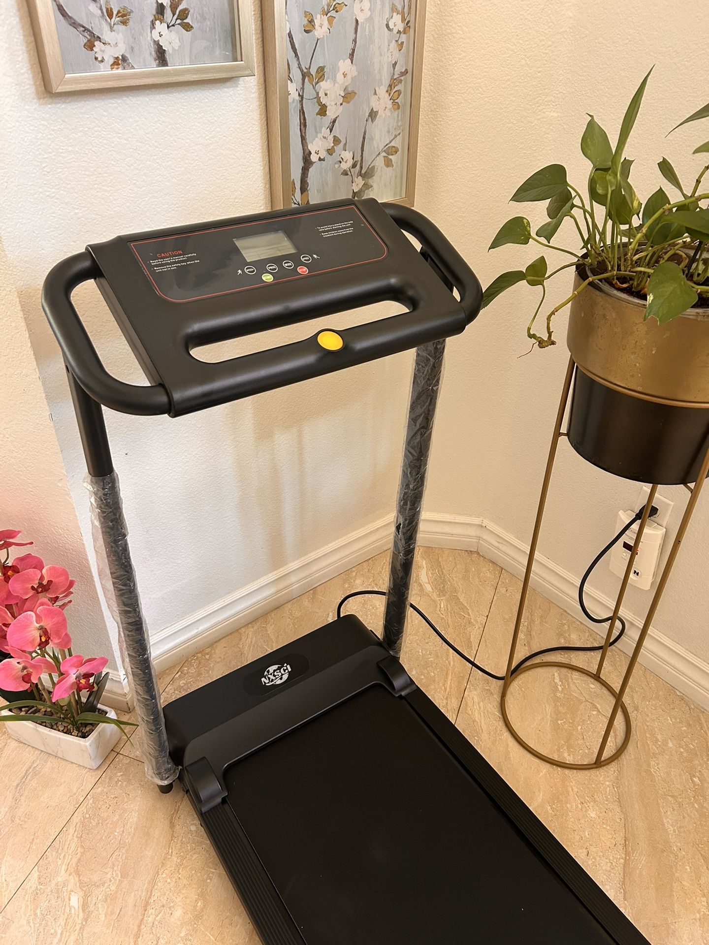 Treadmill,high end , new open box, folds, quiet motor, lots of features