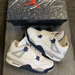 Jordan 4 Midnight Navy - Size 9.5