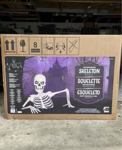 Giant Ground Breaking Skeleton with LCD Eyes and Sound Brand New In Box