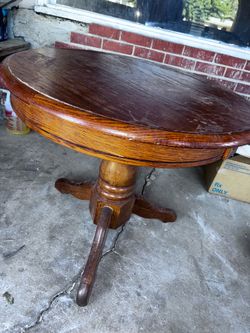 Round Oak Pedestal Dining Table