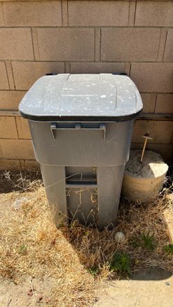 Trash can