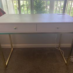 Desk With Outlet