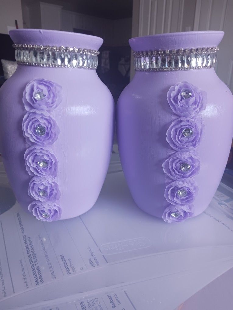 2PC LIGHT LAVENDER GLAMOUR SET..I CAN DELIVER LOCAL FOR XTRA..THXS