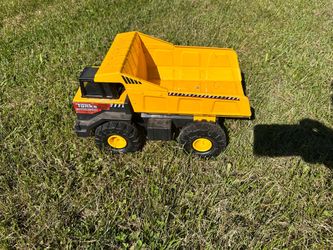 Tonka Construction Toy Dump Truck