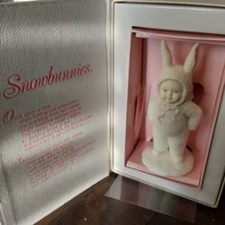 Collectable  Snowbunnies Figurine