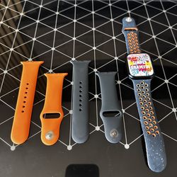 Apple Watch Series 8, 45 mm, GPS With Extra Bands