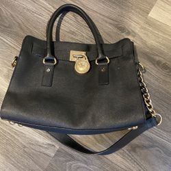Micheal Kors Purse 