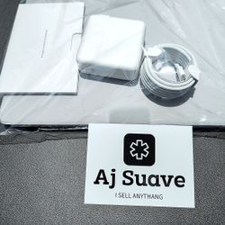 MACBOOK PRO 13 inch with M2 chip 512gb SSD