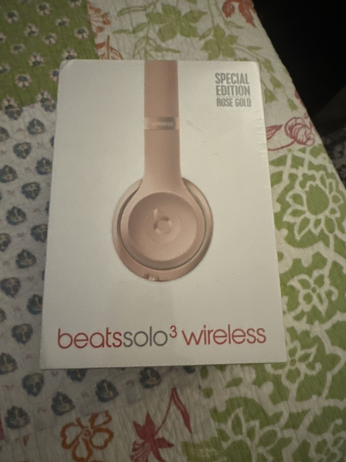 Beats solo 3 wire less unopened box brand new