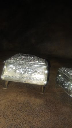 Antique pianos