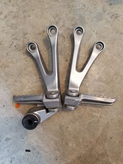 Rear Pegs for 03-04 zx6r 636