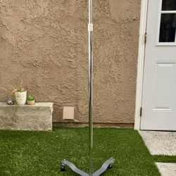 Medline Chrome Four Leg IV Pole Medical Equipment Hospice Home Care Supplies Excellent Condition 