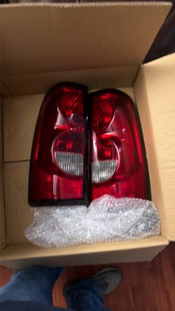 04/06 Silverado tail lights
