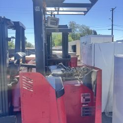 Docker Forklift FOR PARTS
