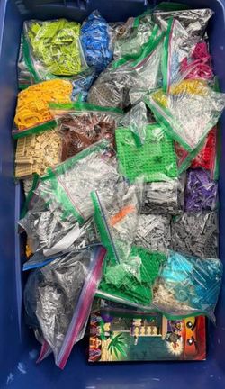 50 lbs of Legos in excellent condition