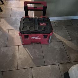 Milwaukee Packout Roll Out 