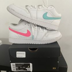Jordan 1 Low White MultiColor GS Size 6.5Y