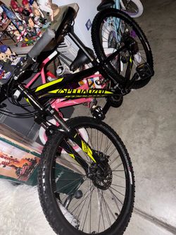 Specialized mountain bike size 27.5 like new
