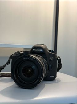 Canon EOS 5D Mark III EF24-105L Camera