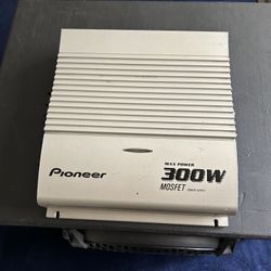 Pioneer amp bridgeable 2ch 300watts hits so smooth fixed crossover no tuning needed