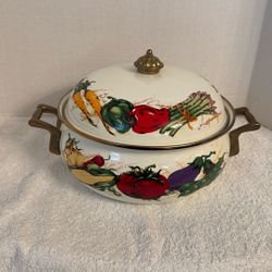 Beautiful Pot With Top 