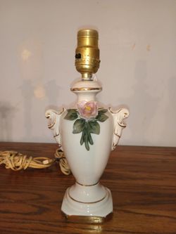Antique Beautiful Raised Rose Lamp With Handles