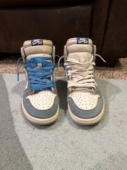 Jordan 1 Hyper Royal Size 10.5
