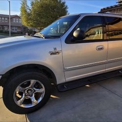 2001 Ford Expedition      O/B 💵