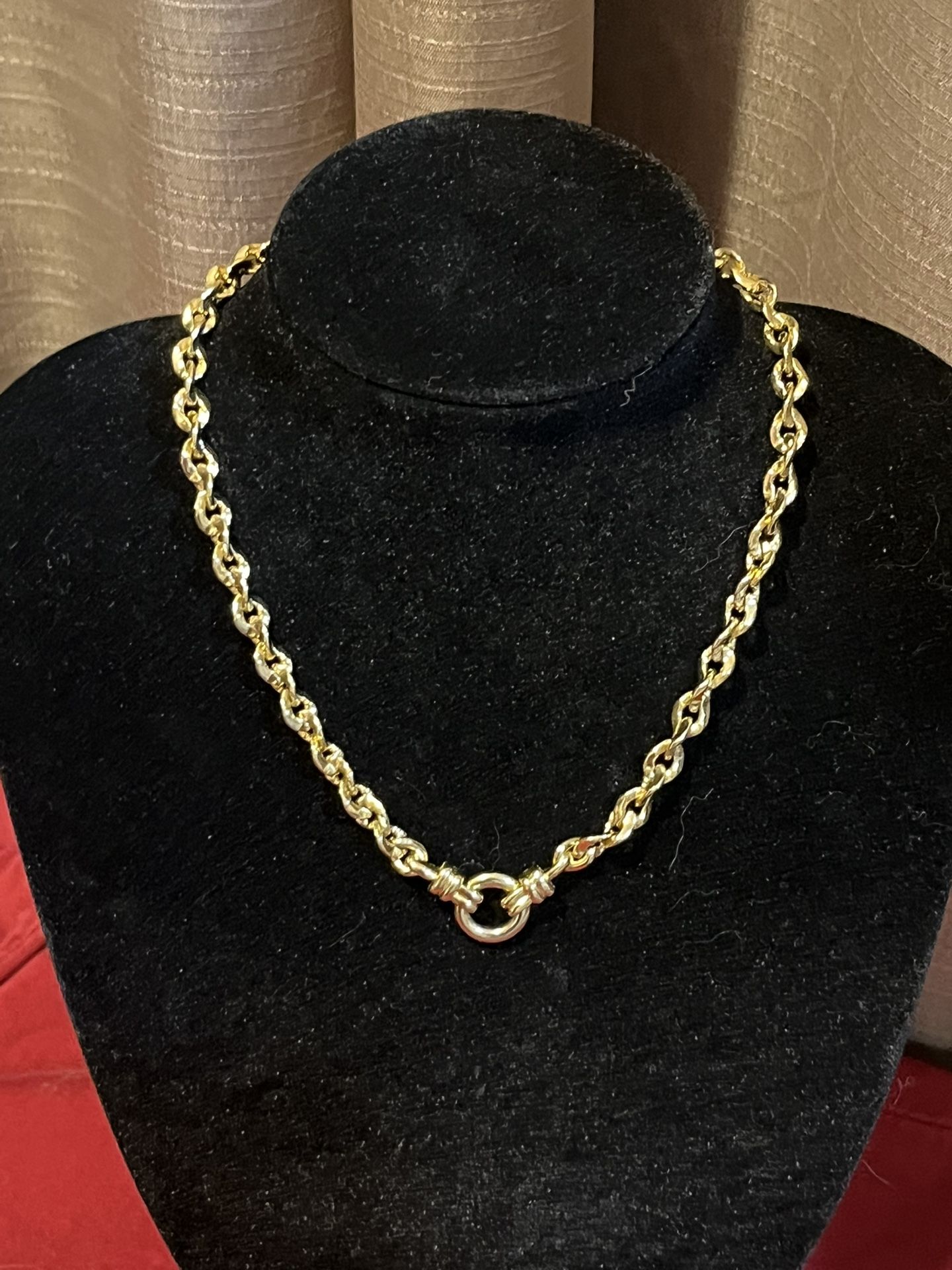 r Logo Brand Report Gold Tone Chain Link Necklace